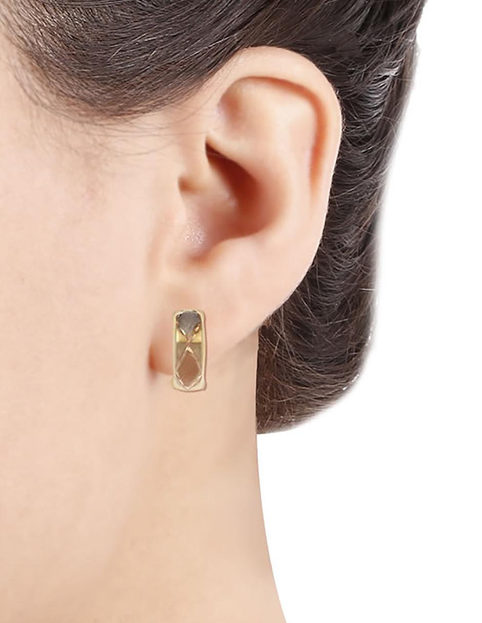 Aretes de flor de oro florentino 14 K con acabado brillante 3
