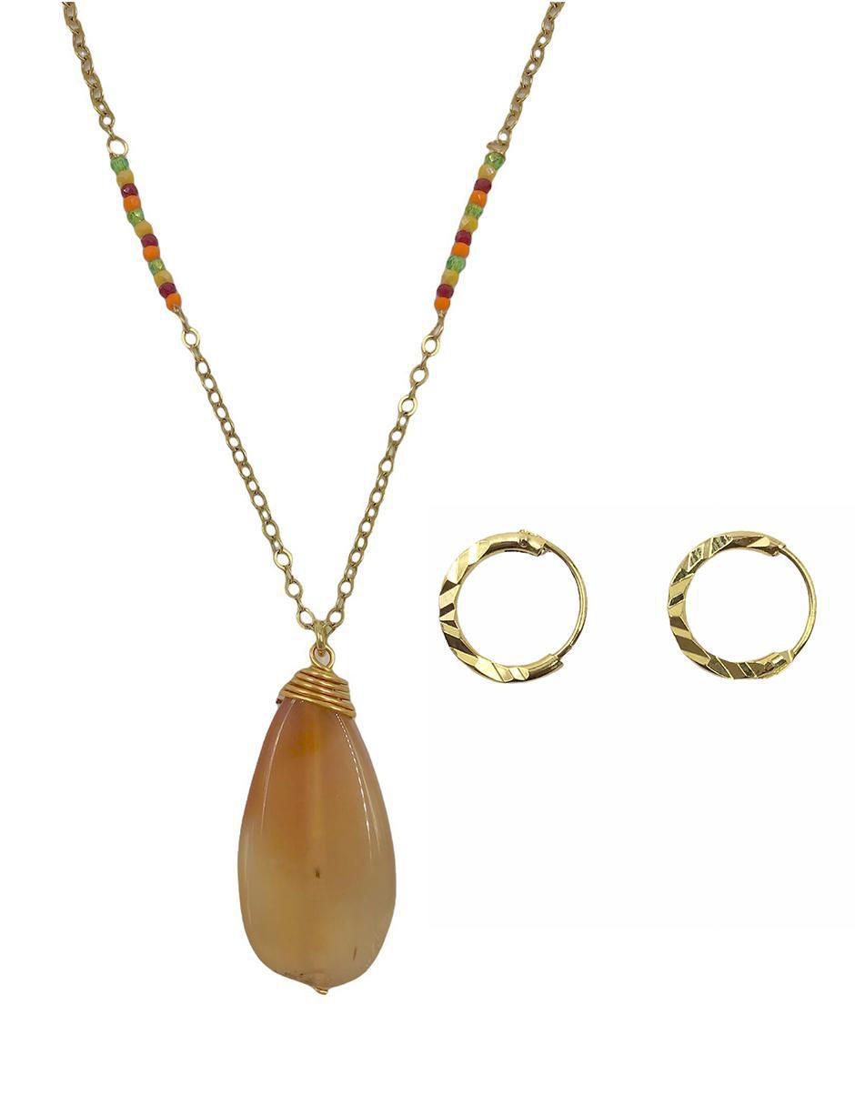 Aretes y collar Aretes y collar