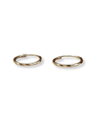Aretes de oro con acabado brillante Aretes de oro con acabado brillante