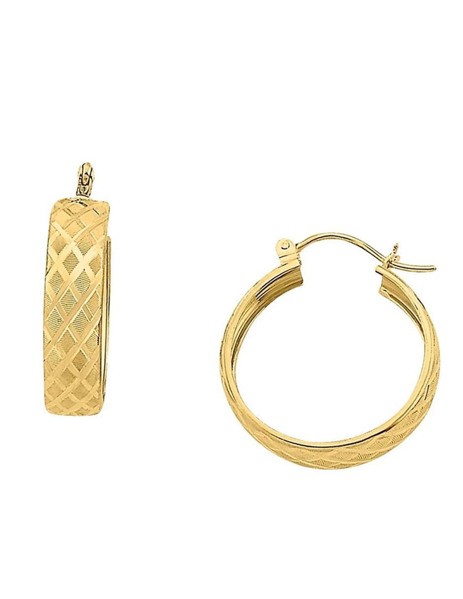 Aretes de aro de oro amarillo con acabado brillante