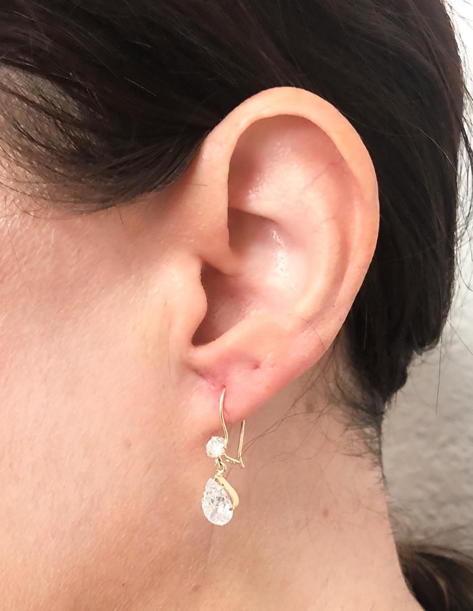 Aretes de oro amarillo 10 K con acabado brillante 2