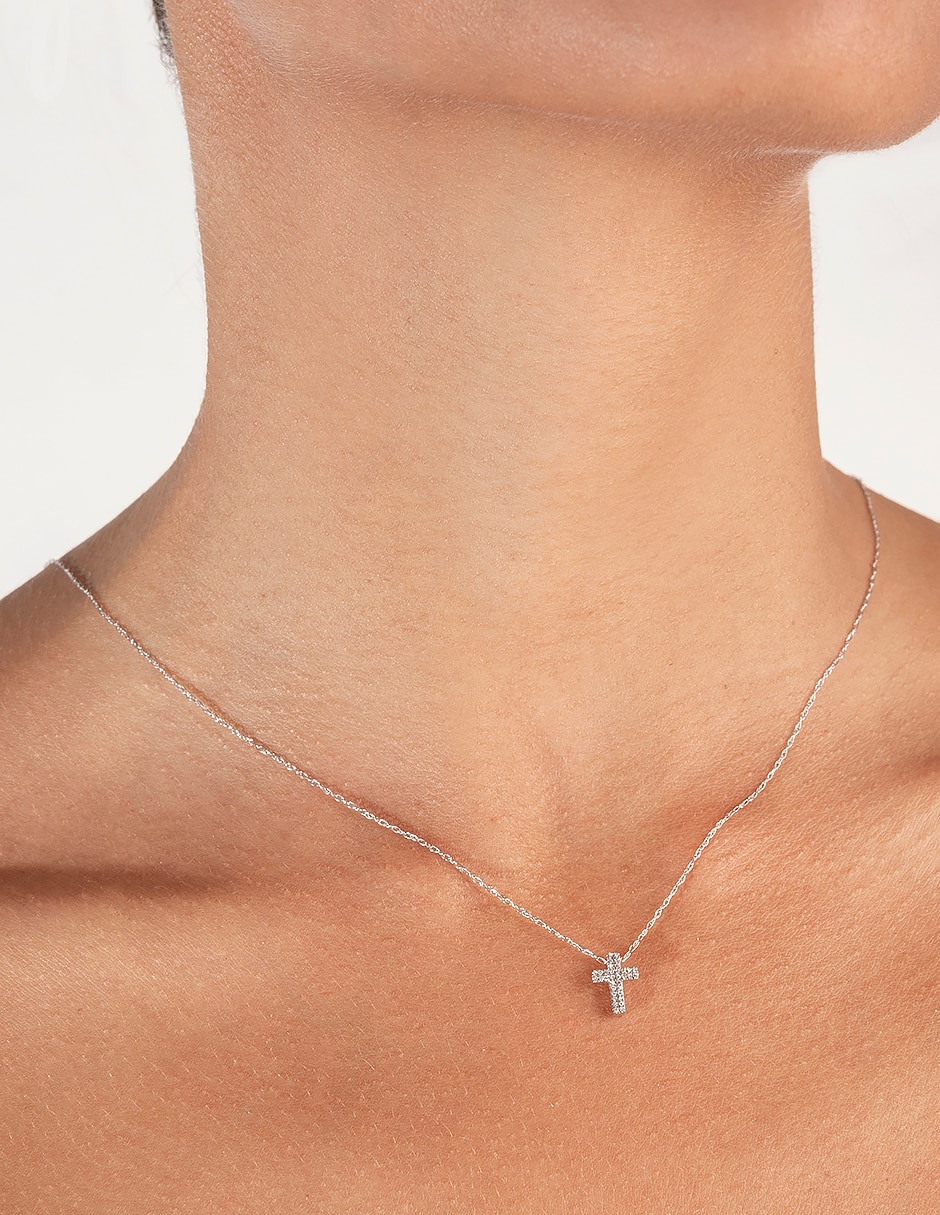Collar de cruz de oro blanco 14 K