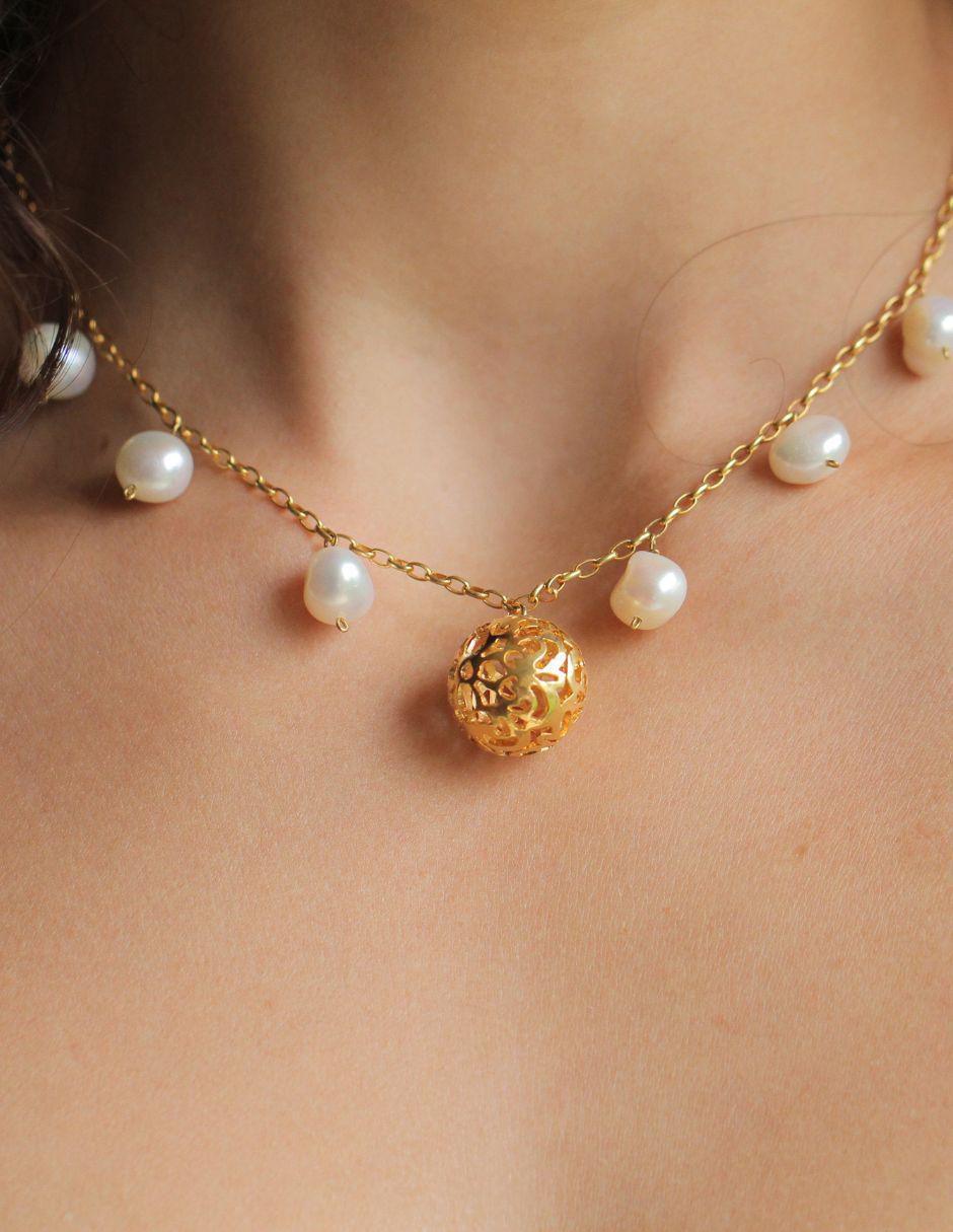 Collar Pelotita de baño de oro