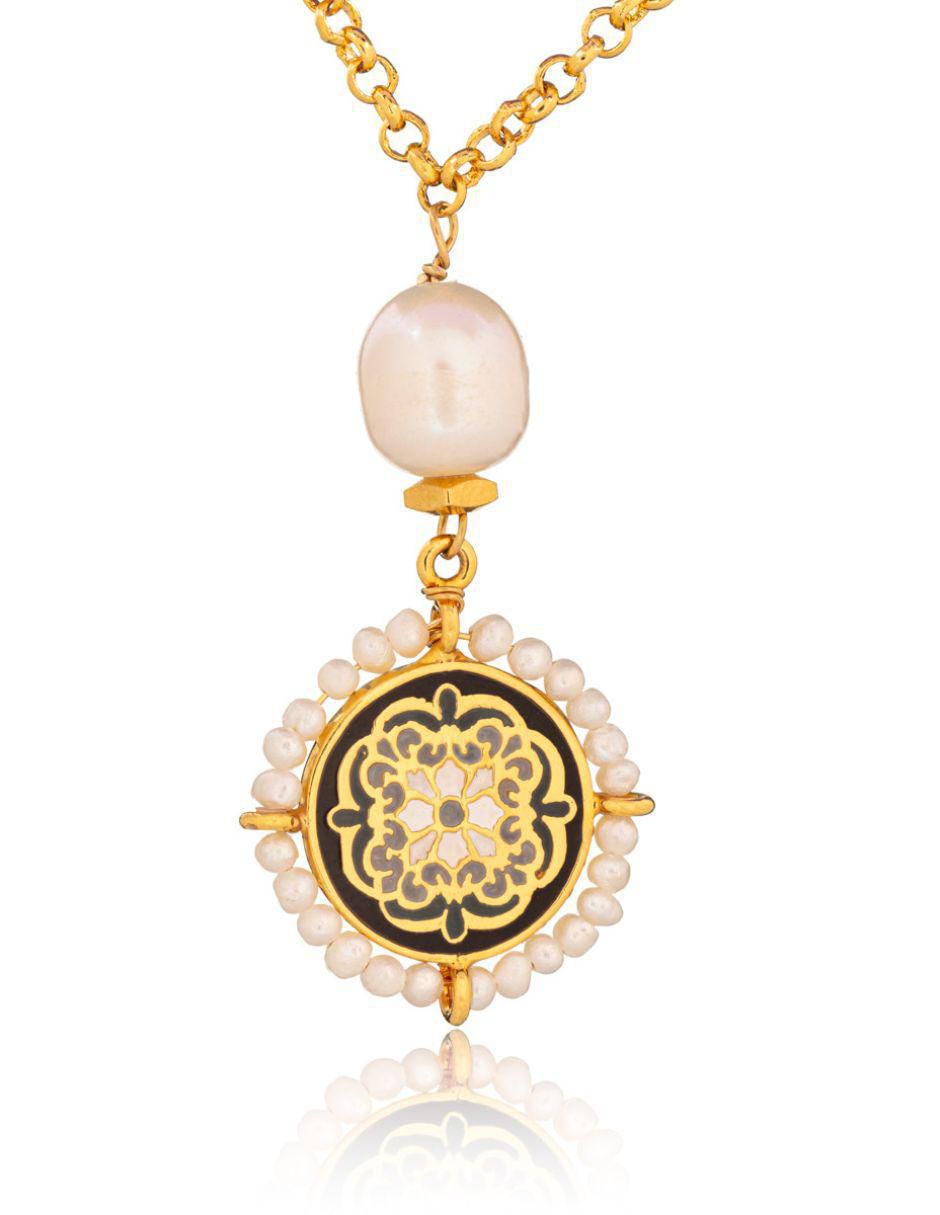 Collar de baño de oro