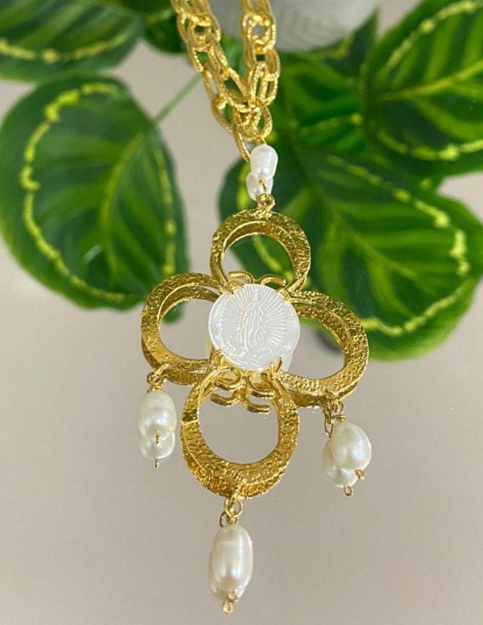 Collar con acabado baño de oro 3