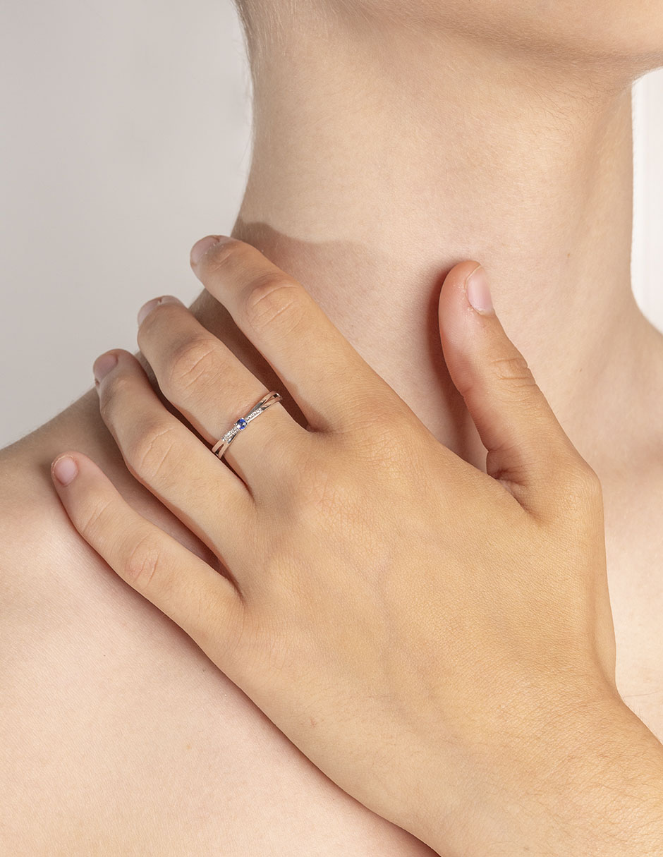 Anillo de compromiso de oro blanco 14 k zafiro 2