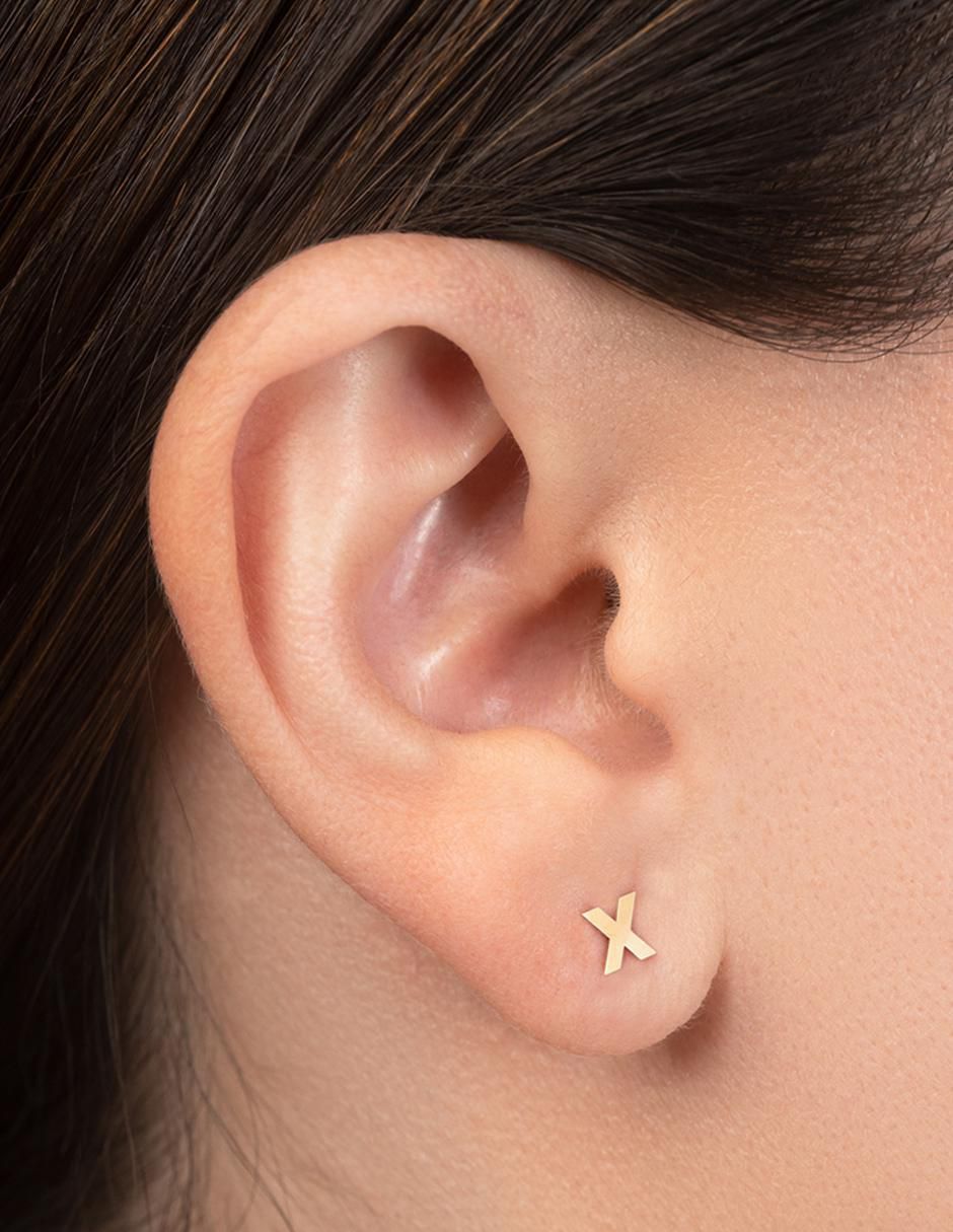 Broqueles de letra x de oro amarillo 14 K con acabado espejo
