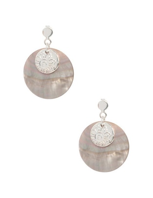 Aretes redondos E&N Cherny de plata P 925 con acabado lustre madre perla