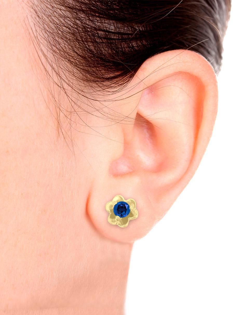 Aretes redondos de oro 14 K con acabado brillante zafiro 2