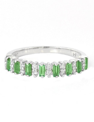 Anillo Dalila 14 k de oro blanco esmeralda pulido
