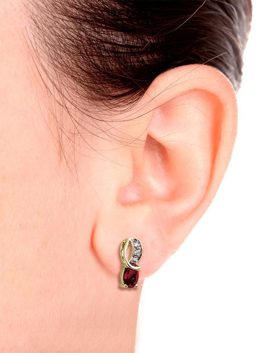 Aretes de oro con acabado brillante rubí 2