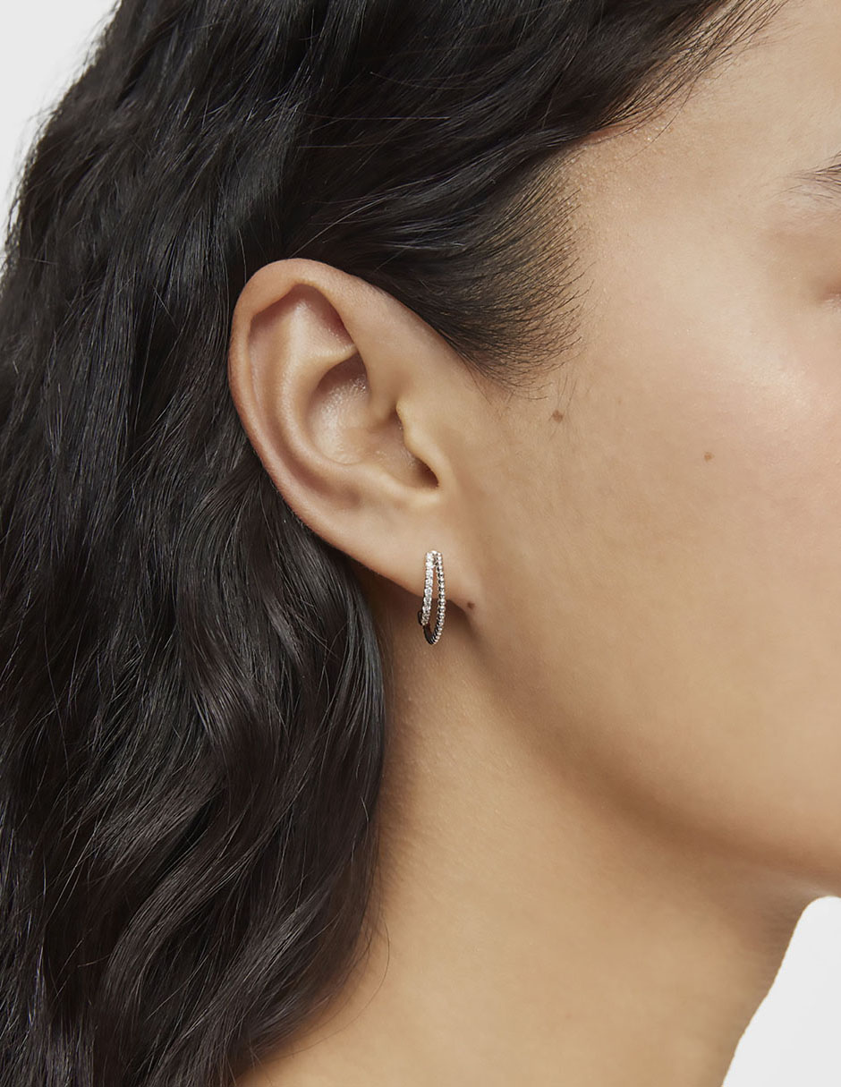 Aretes de luna de oro blanco con acabado brillante diamante 6