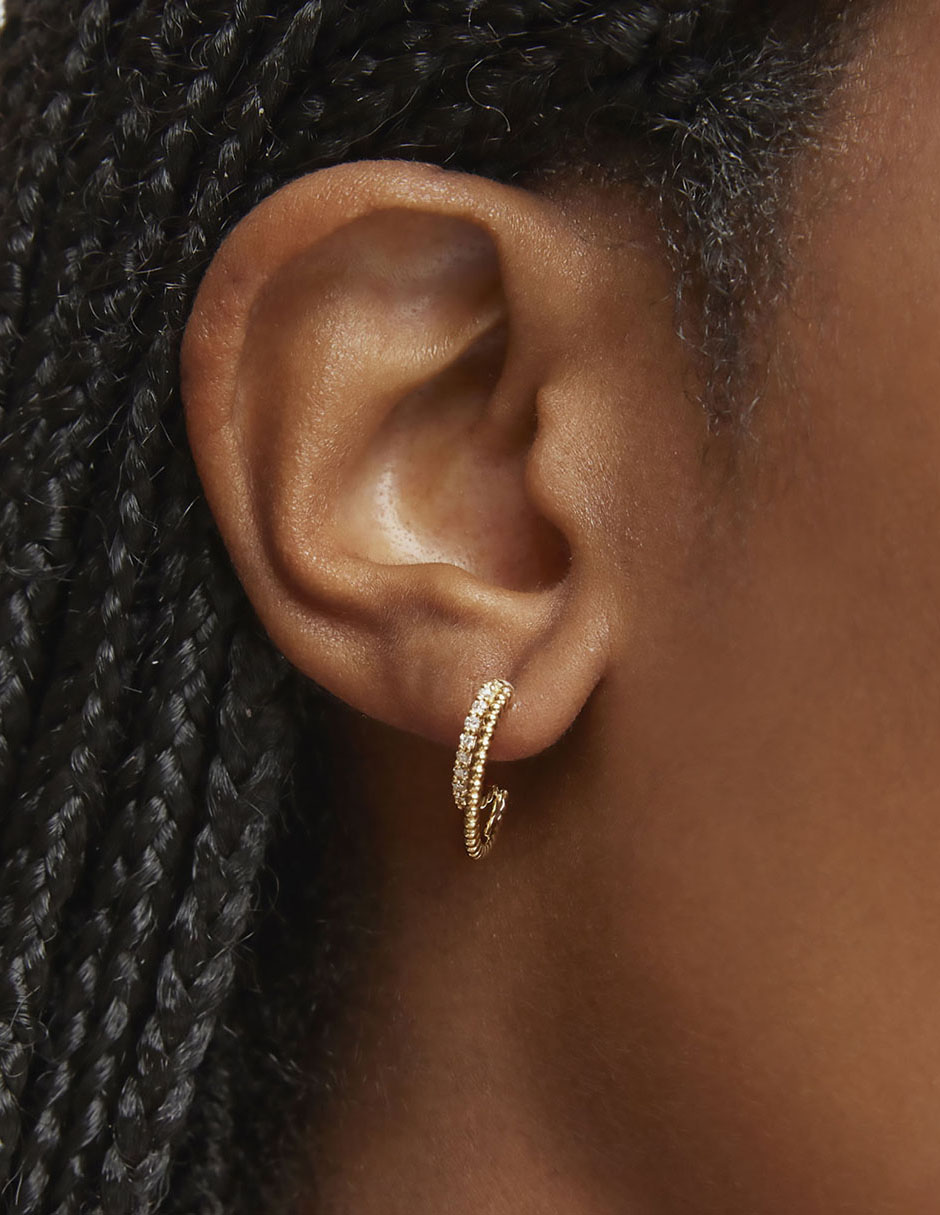 Aretes de luna de oro con acabado brillante diamante