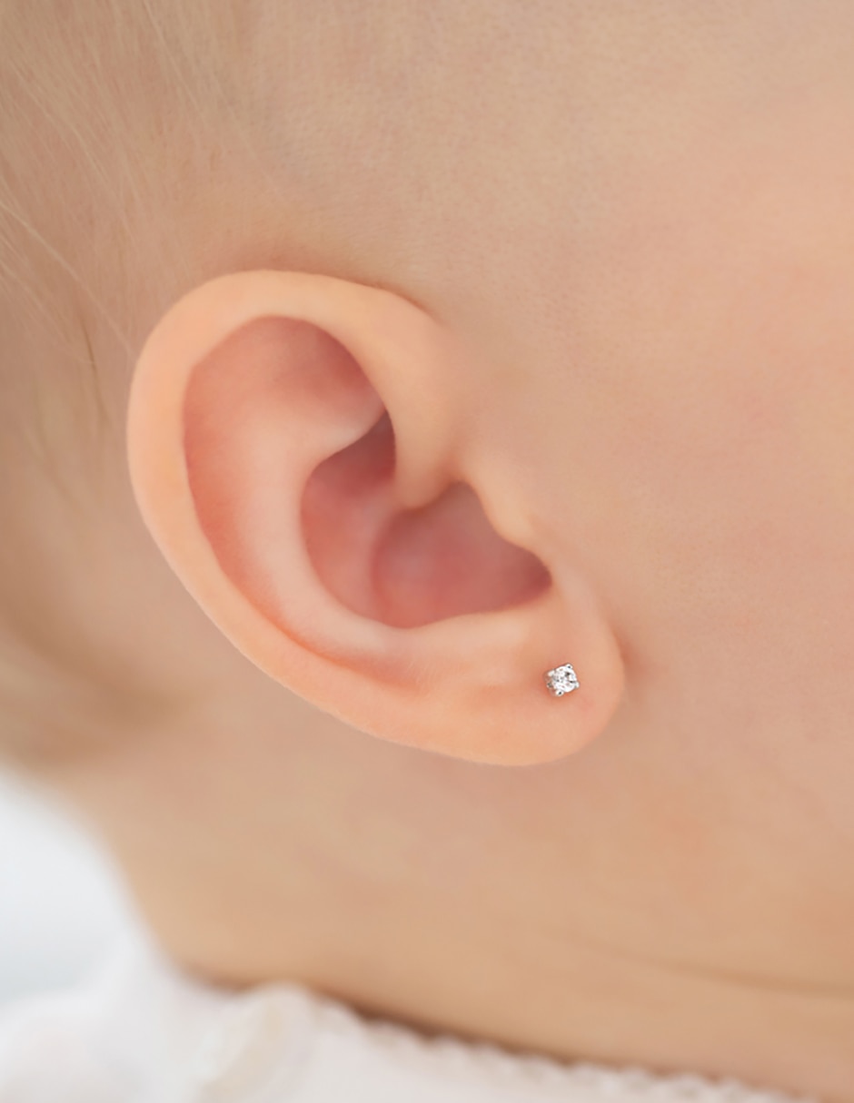 Broqueles cuadrados In Season Jewelry de oro blanco con acabado brillante zirconia cúbica