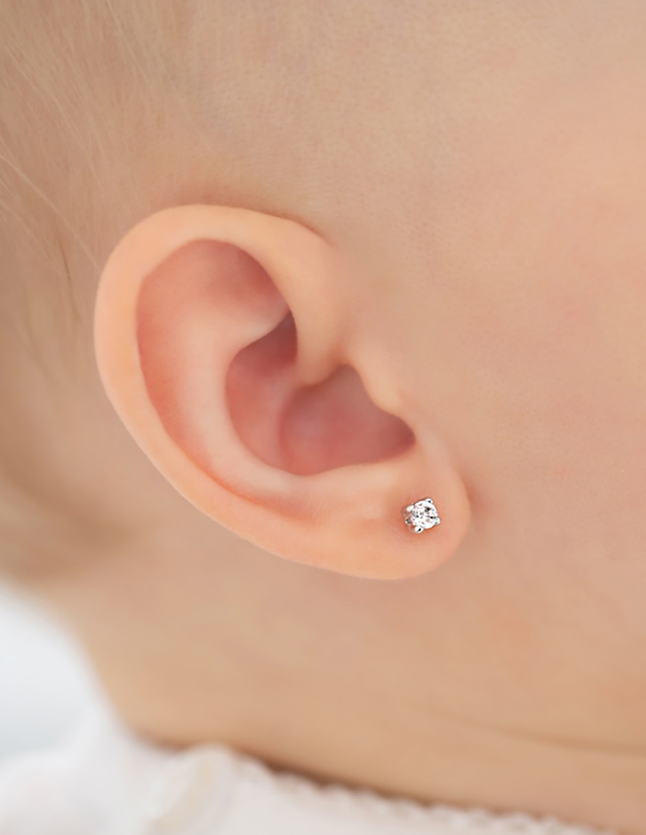 Broqueles cuadrados In Season Jewelry de oro blanco con acabado brillante zirconia cúbica