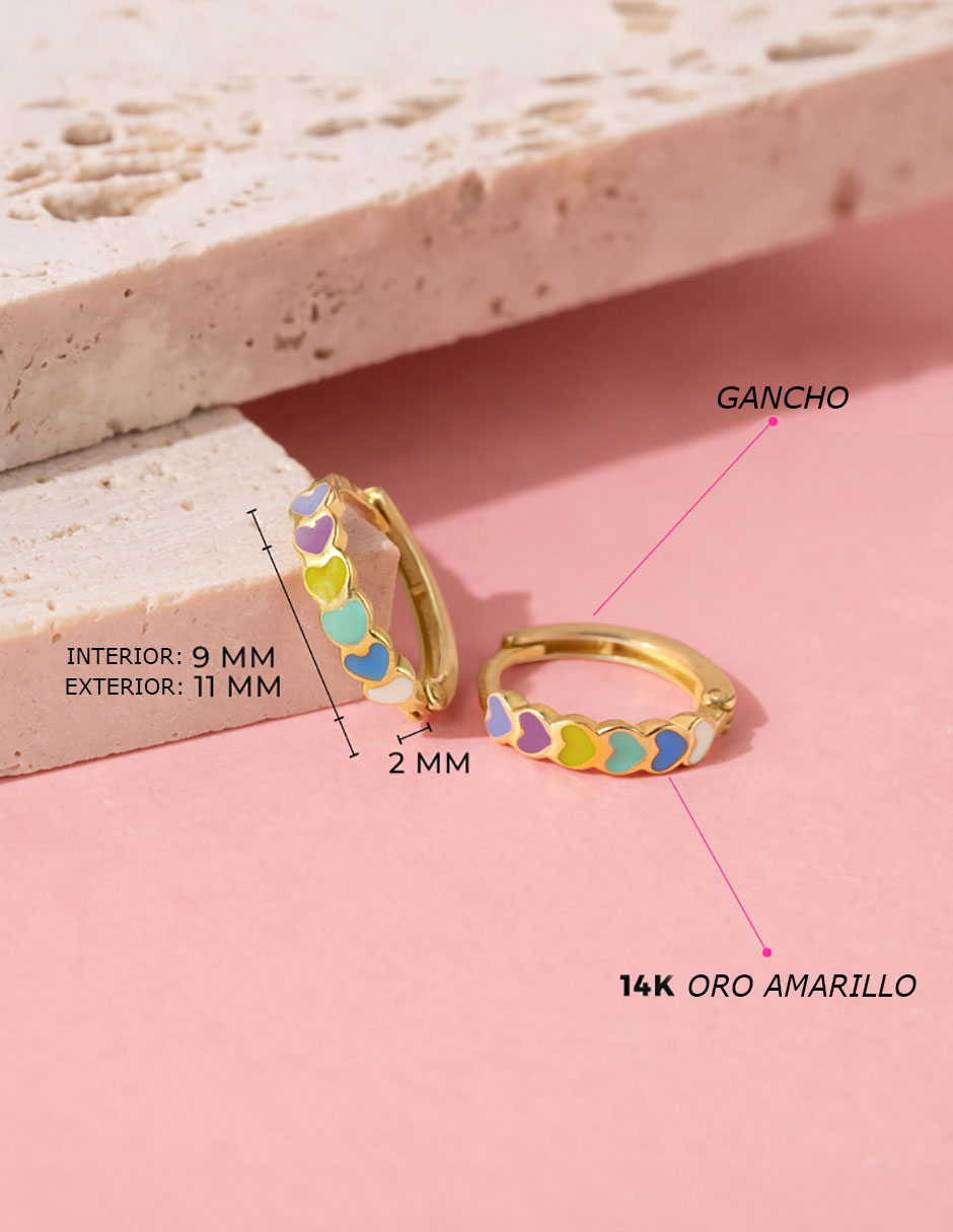 Aretes de aro de corazón In Season Jewelry de oro amarillo con acabado brillante