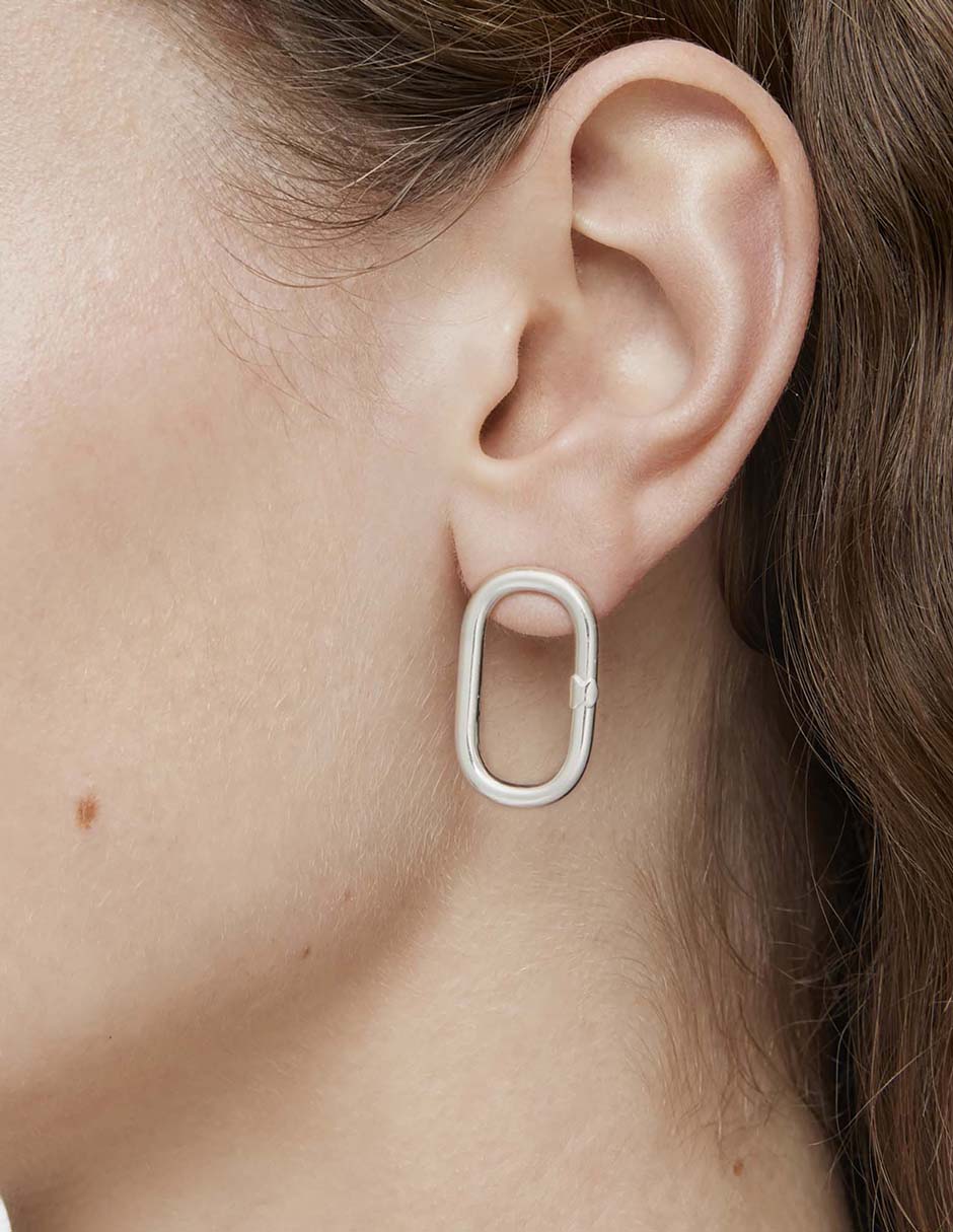 Aretes ovalados Tous Hold Oval de plata P 925 con acabado brillante