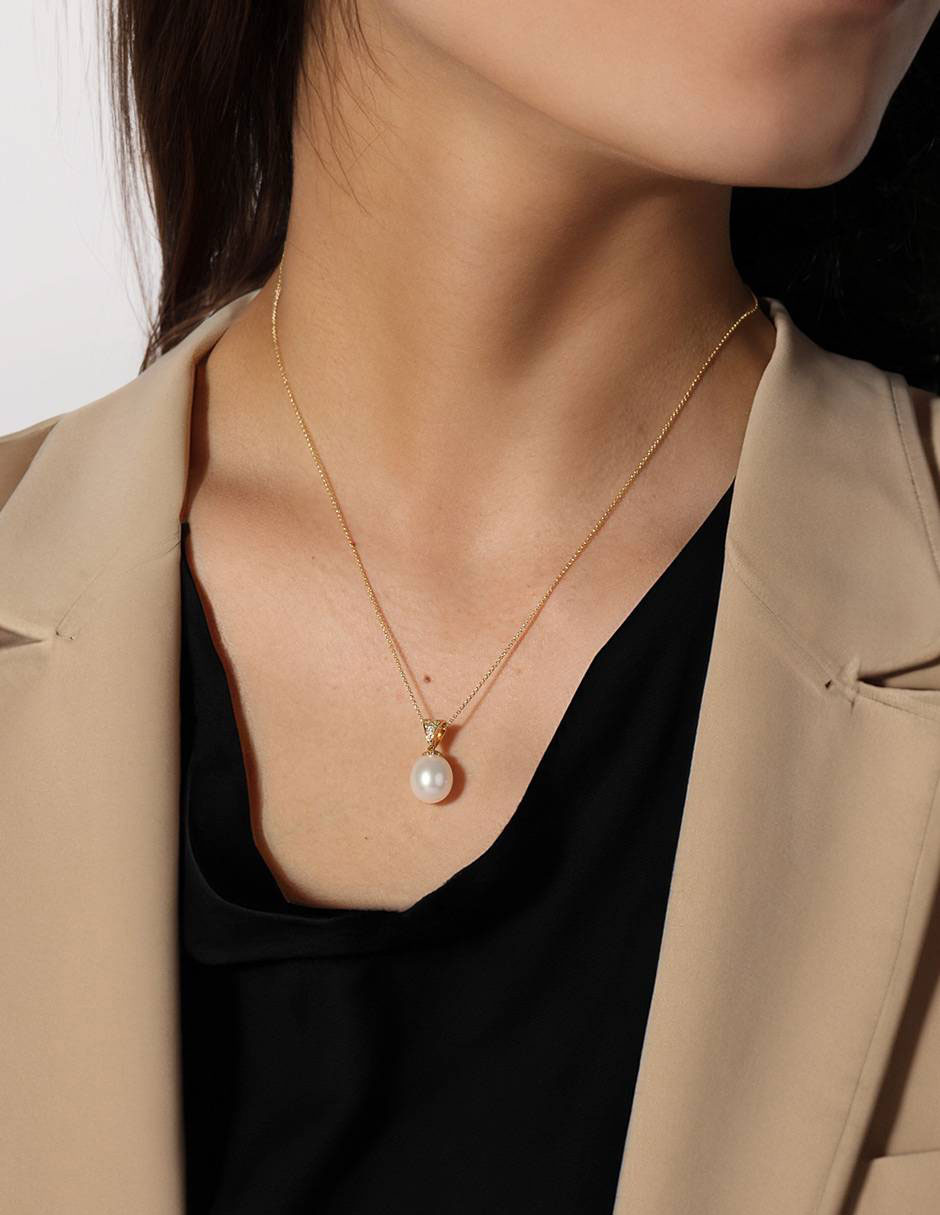 Dije ovalado de oro 14 K Dije ovalado de oro 14 K