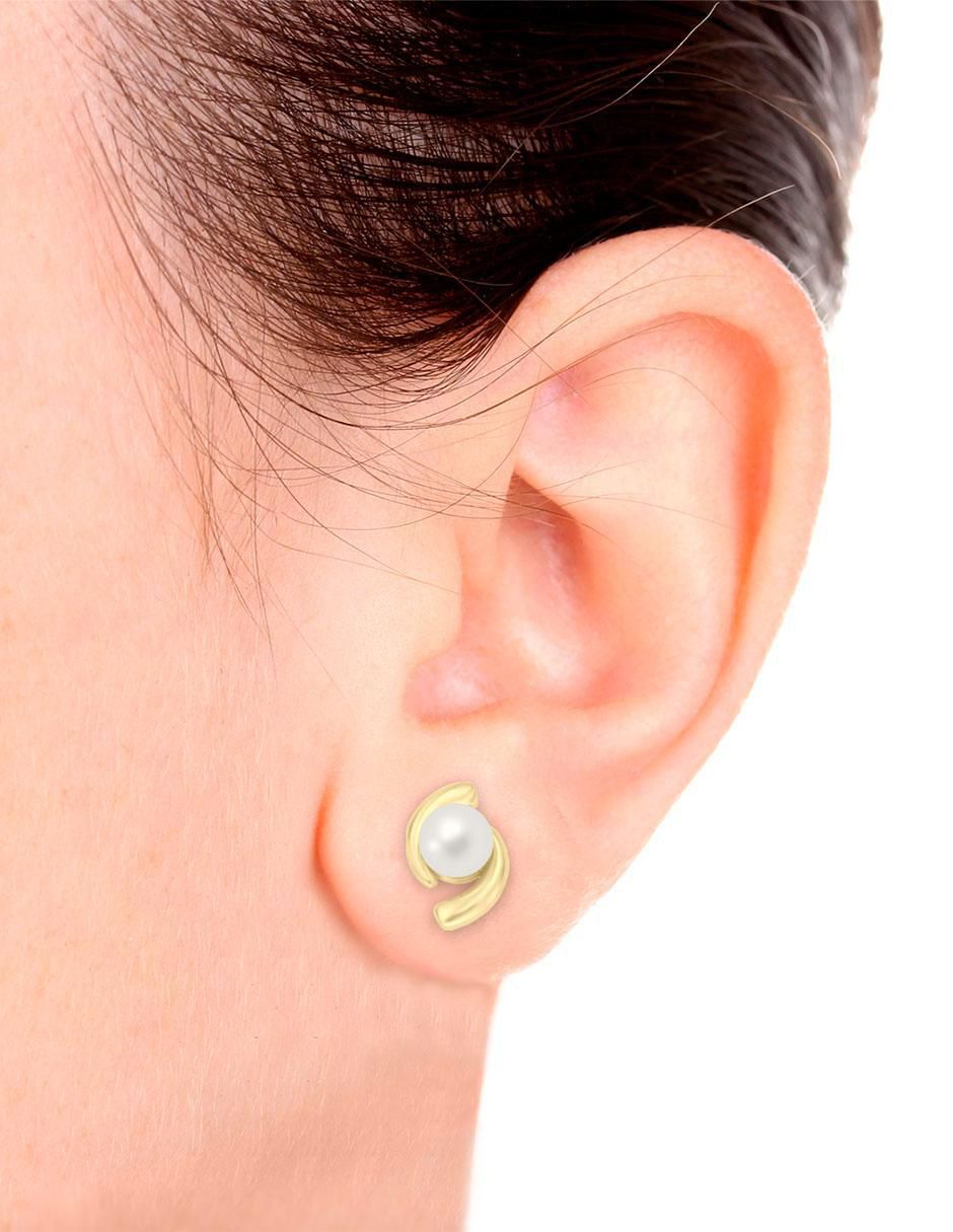 Aretes redondos de oro amarillo con acabado brillante perla 3