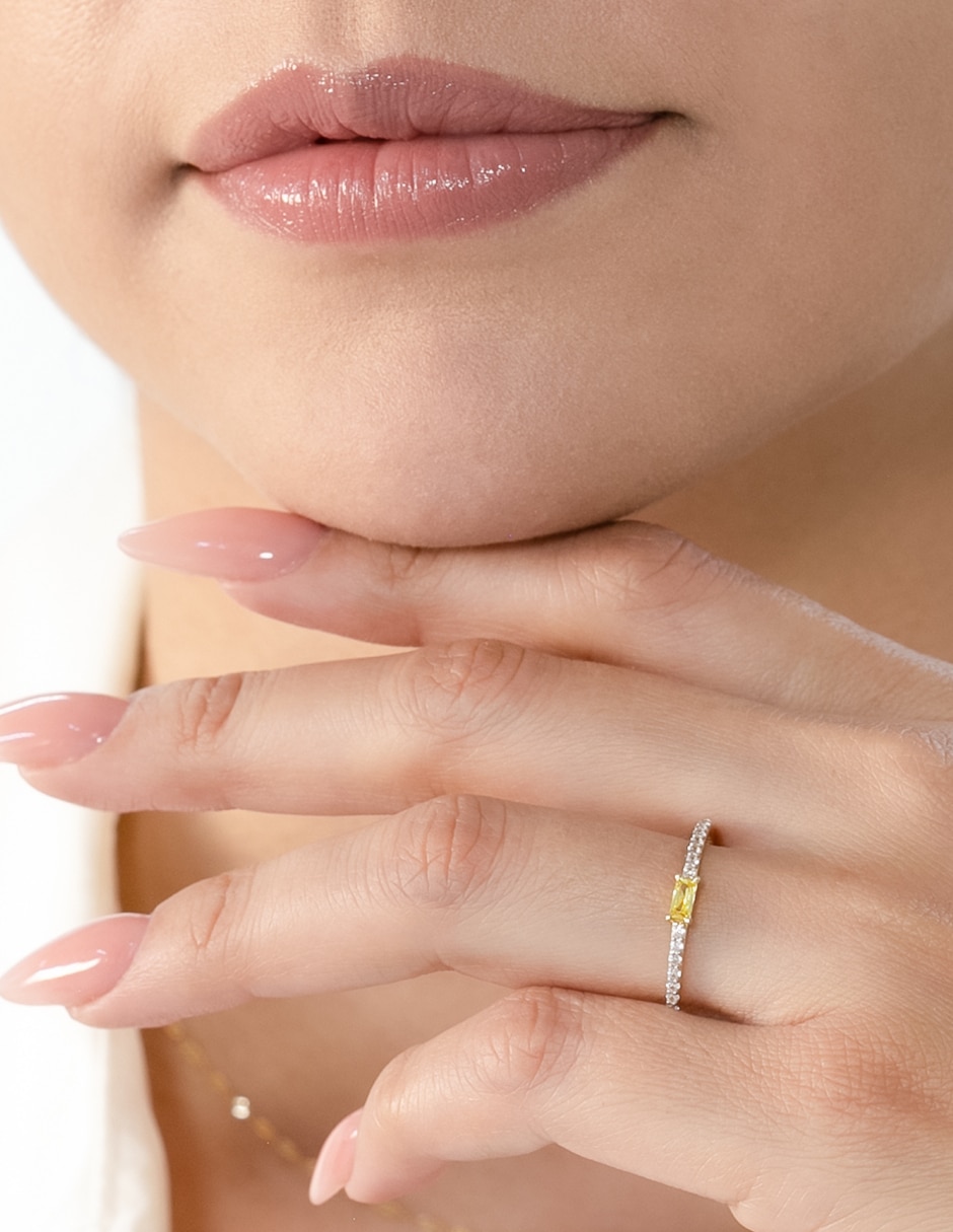 Anillo de compromiso de oro 10 k zirconia 4