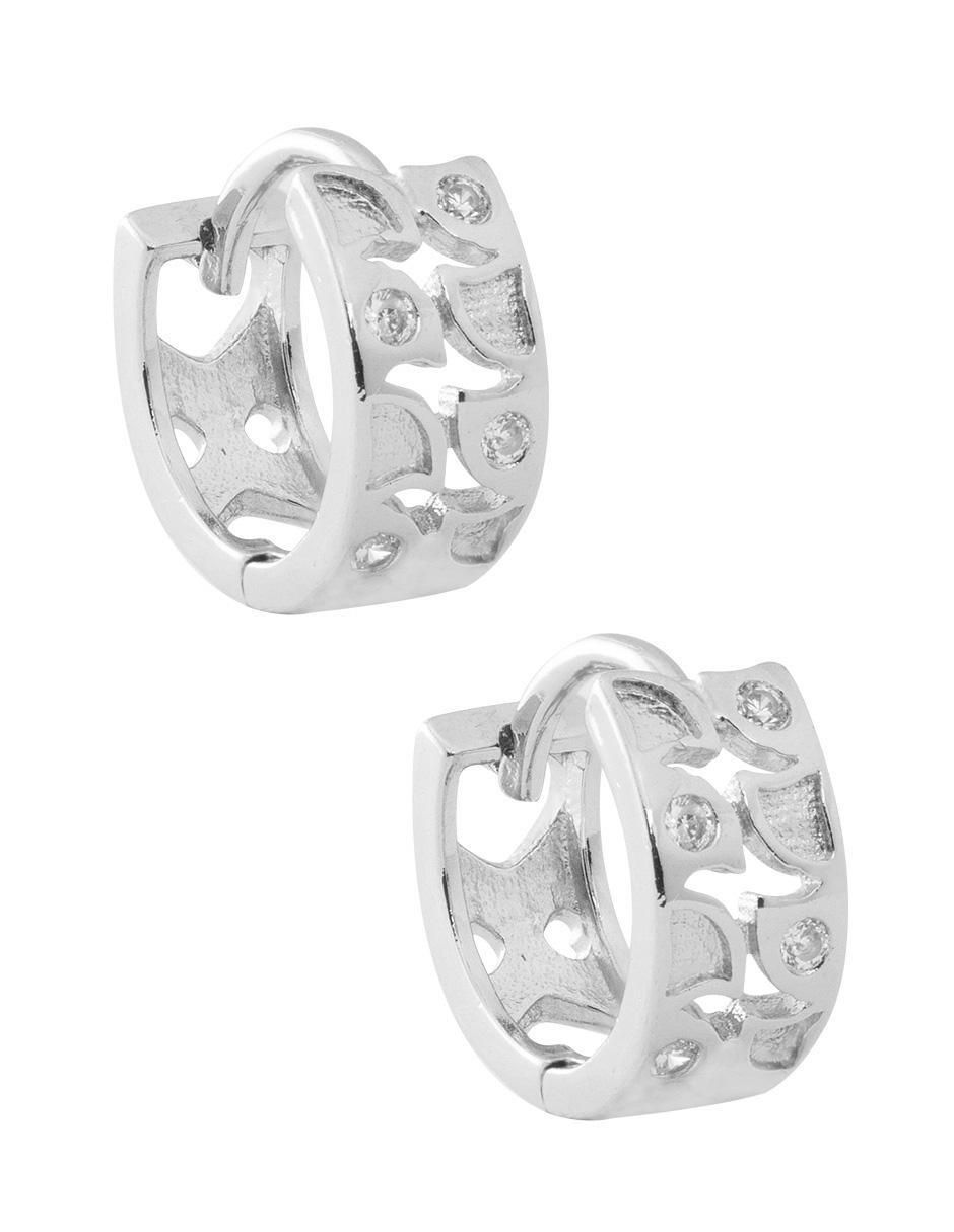 Aretes redondos con acabado plateado 4