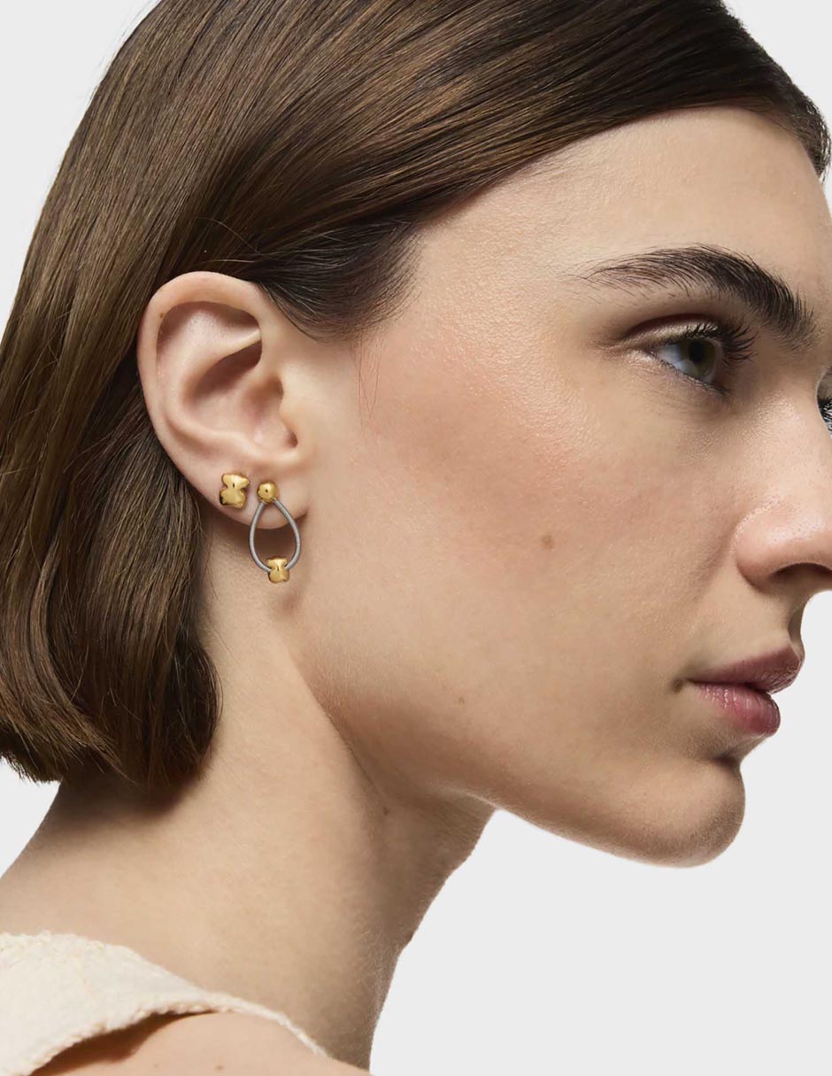 Aretes de aro de oro con acabado brillante Aretes de aro de oro con acabado brillante