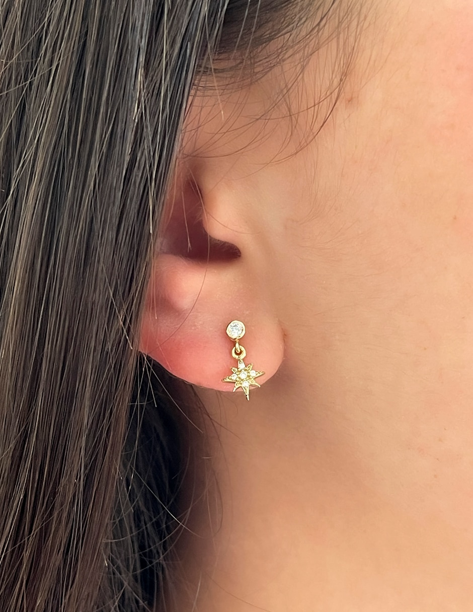 Aretes de estrella de oro 14 K con acabado brillante 2
