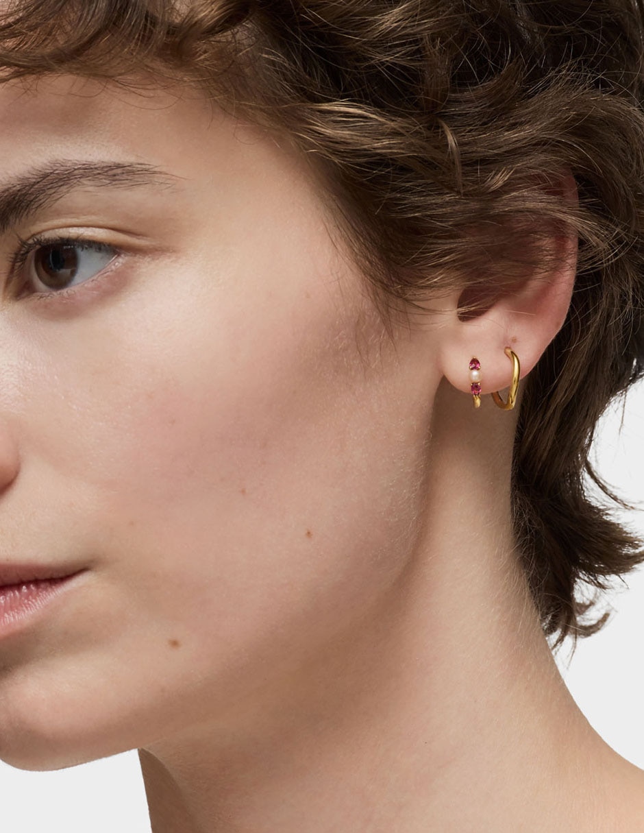 Aretes de aro Ivette de oro blanco con acabado brillante perla