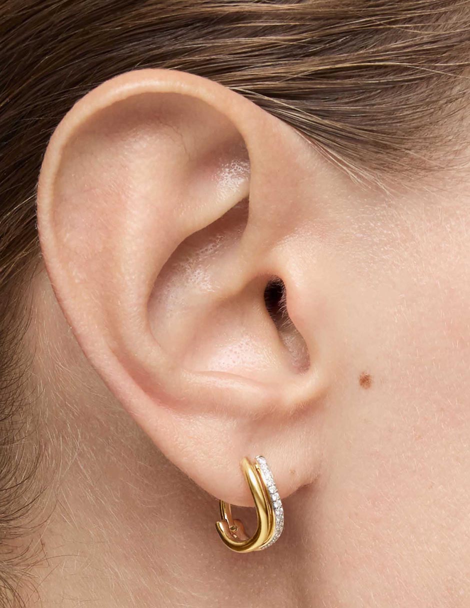Aretes de aro de oro amarillo 18 K con acabado pavé diamante 6