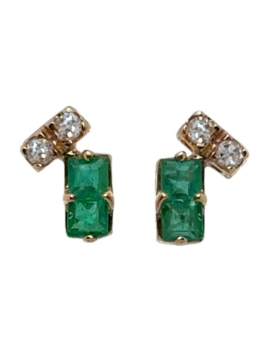 Broqueles ovalados de oro 14 K con acabado brillante Broqueles ovalados de oro 14 K con acabado brillante