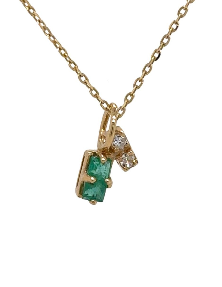 Collar con dije Idc de oro amarillo 14 K