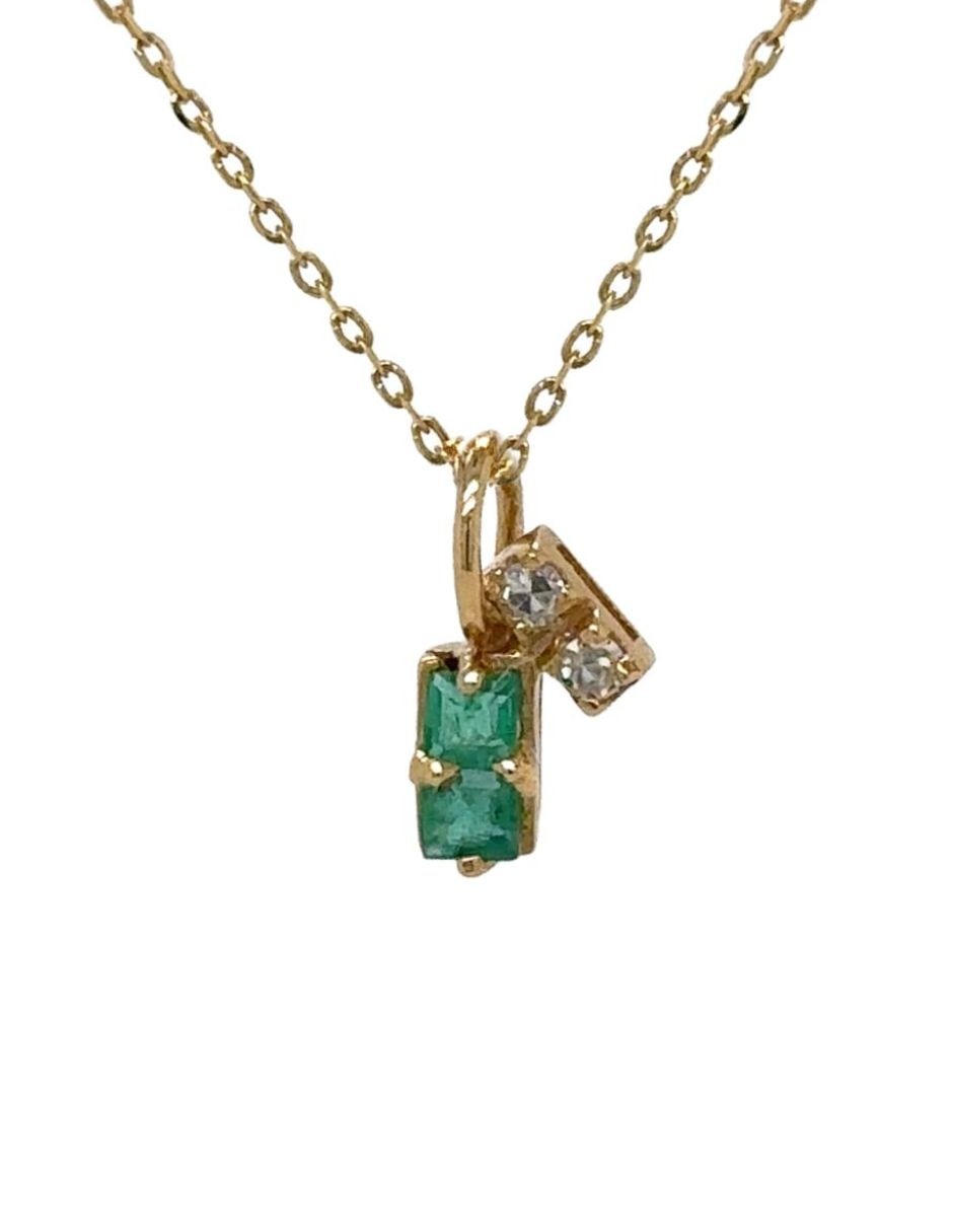 Collar con dije Idc de oro amarillo 14 K