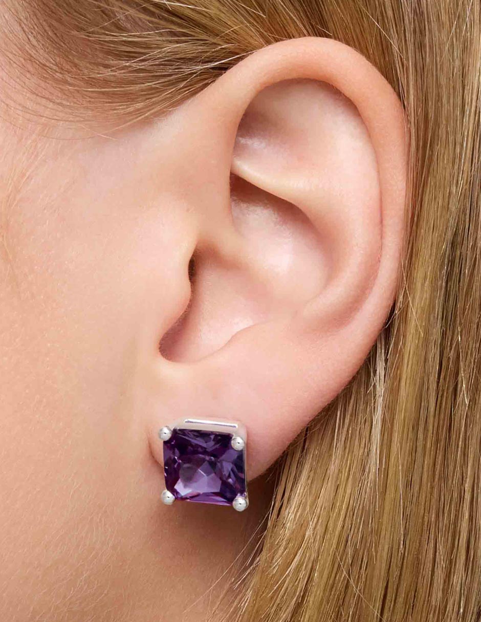 Aretes cuadrados de plata P 925 con acabado brillante zafiro Aretes cuadrados de plata P 925 con acabado brillante zafiro