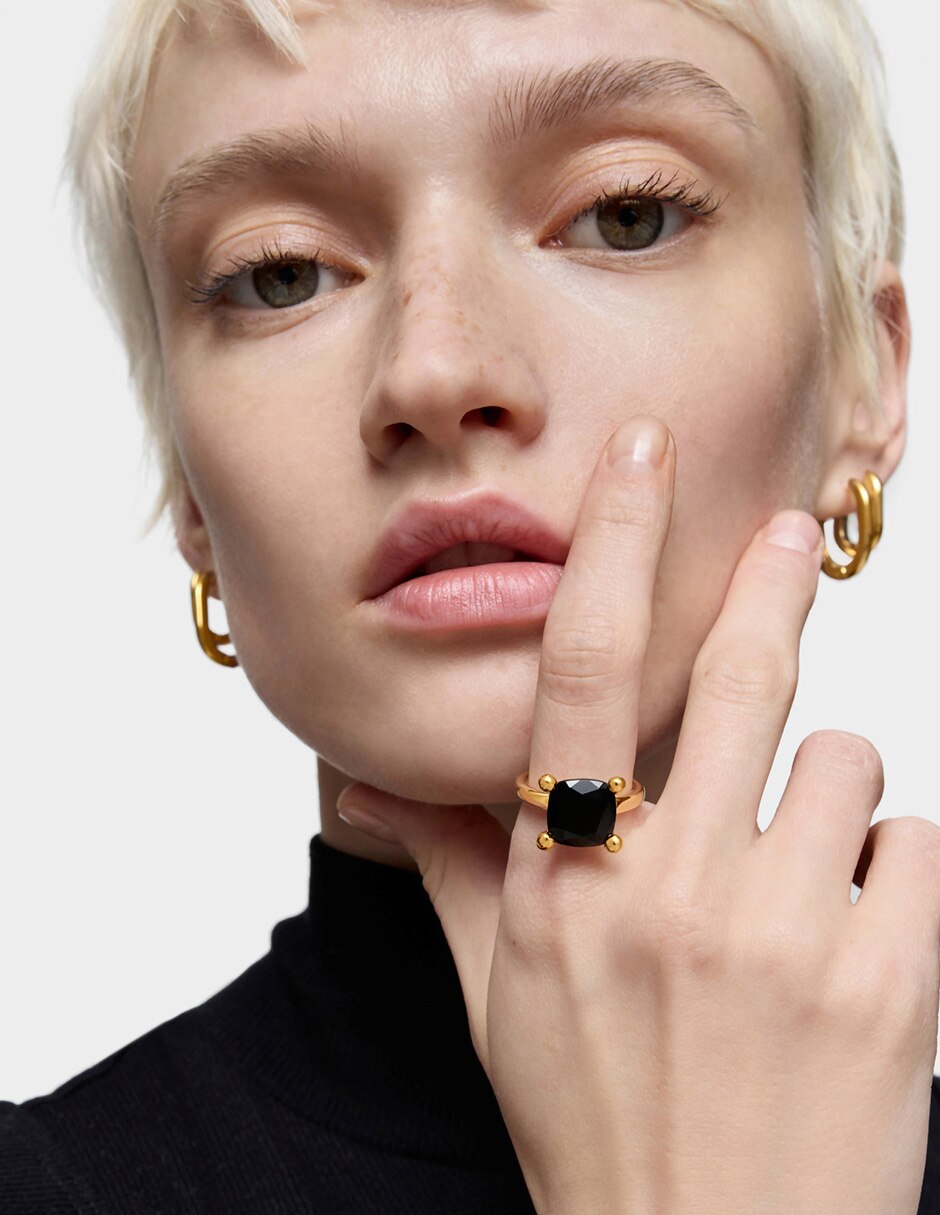 Anillo cuadrada de plata P 925 ónix con acabado baño de oro 6