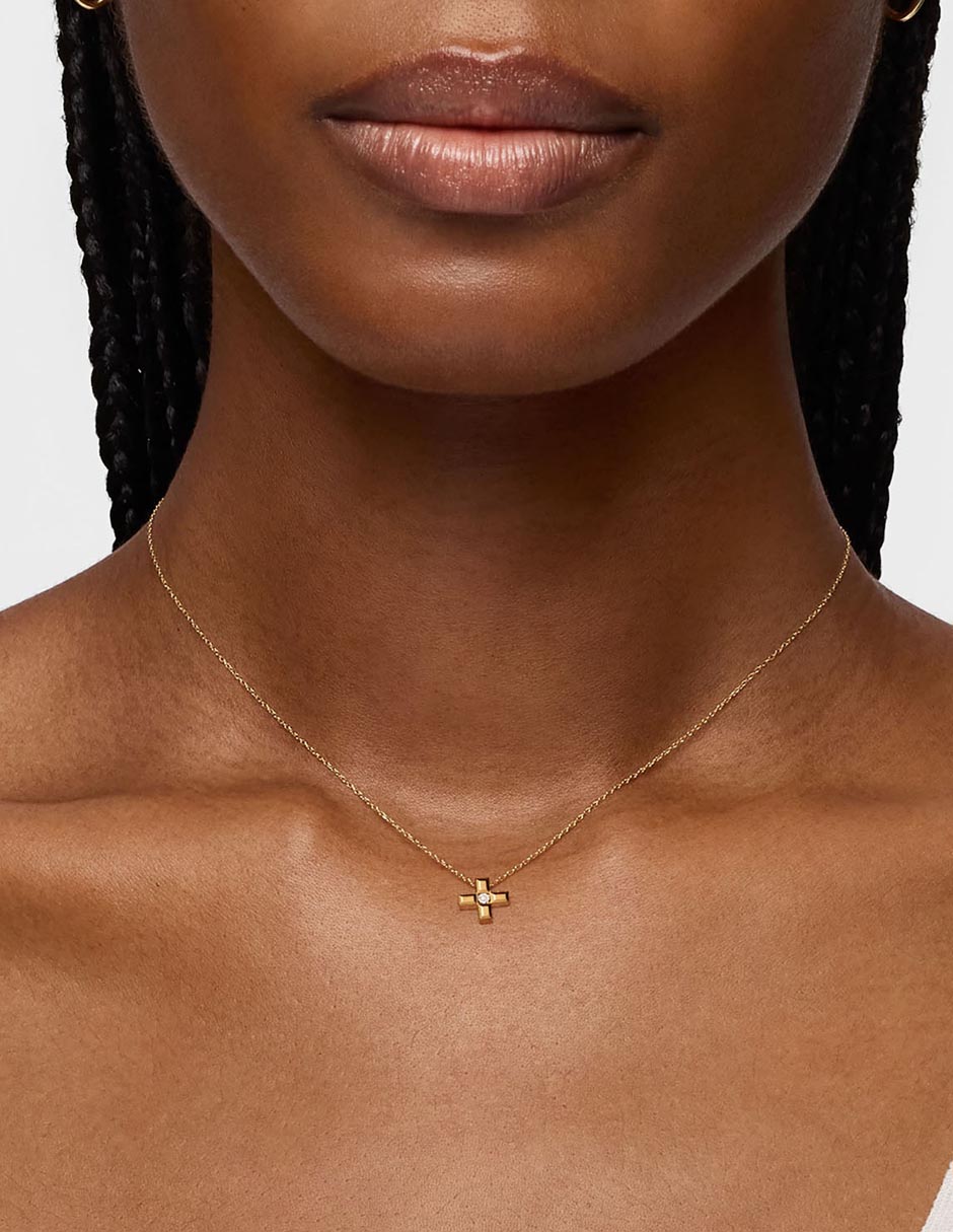 Collar de cruz de oro amarillo 18 K