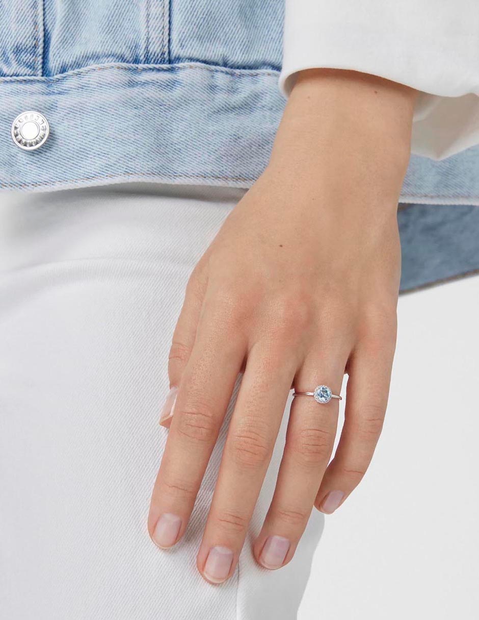 Anillo redondo 18 k de oro blanco diamante brillante 6
