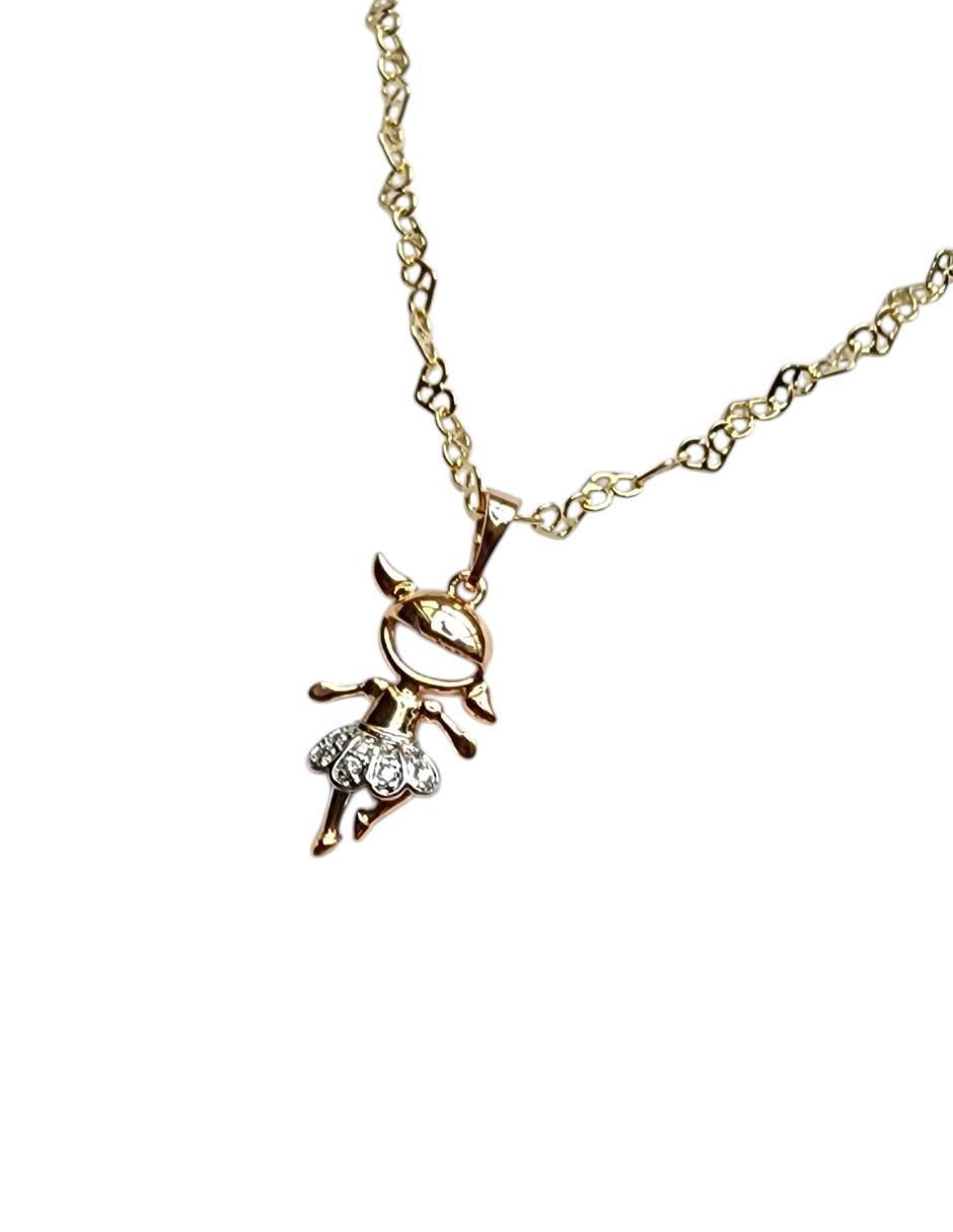 Collar con dije de niña Limerence By Claudia Herrera Bailarina de oro laminado 14 K