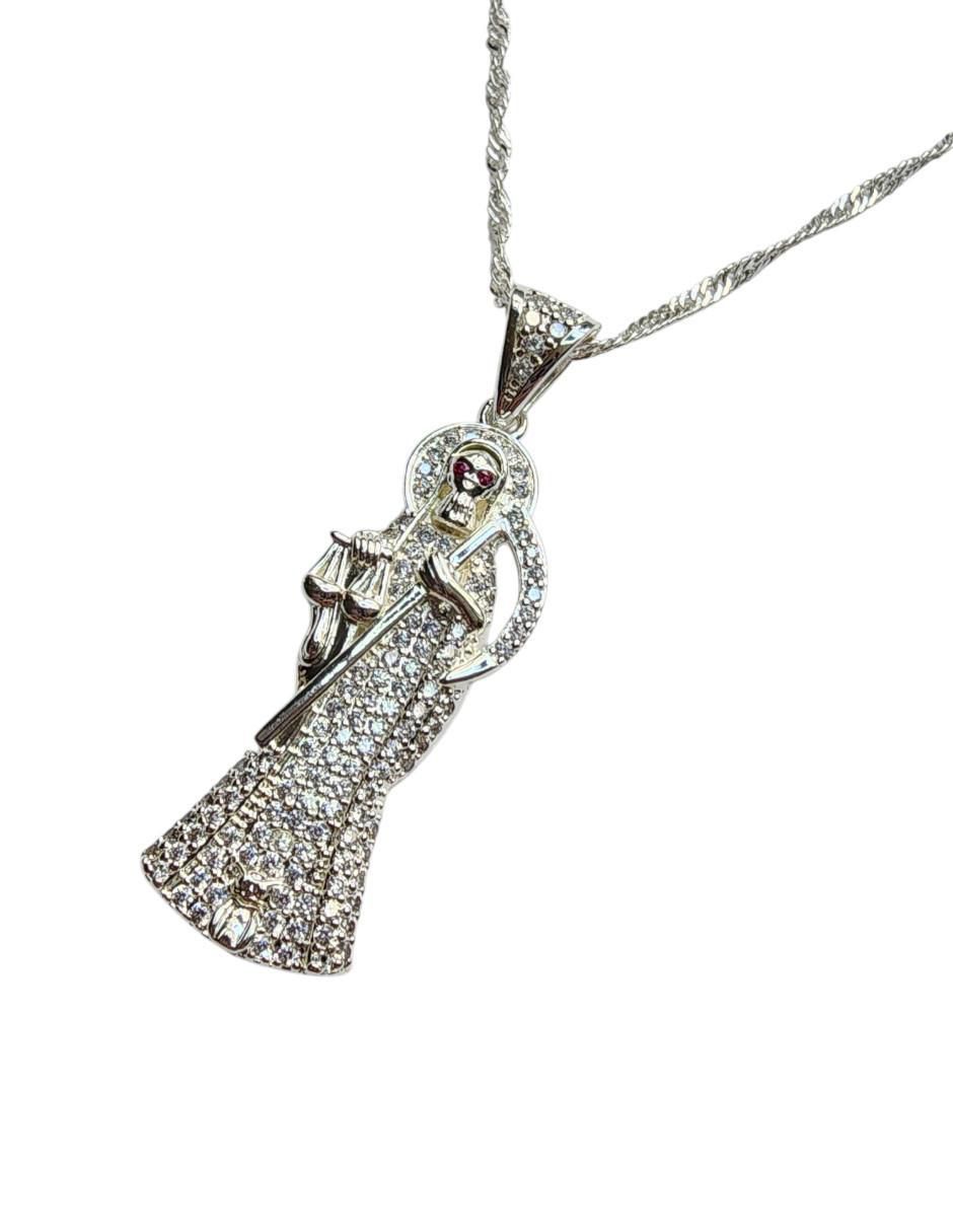 Collar con dije santos Limerence By Claudia Herrera Santa Muerte de oro laminado 14 K