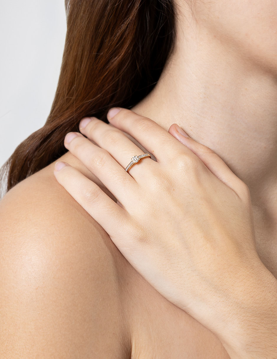 Anillo 14 k de oro diamante pavé