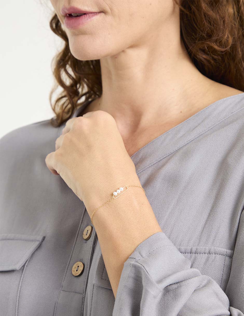 Brazalete de oro amarillo 14 k con acabado brillante Brazalete de oro amarillo 14 k con acabado brillante