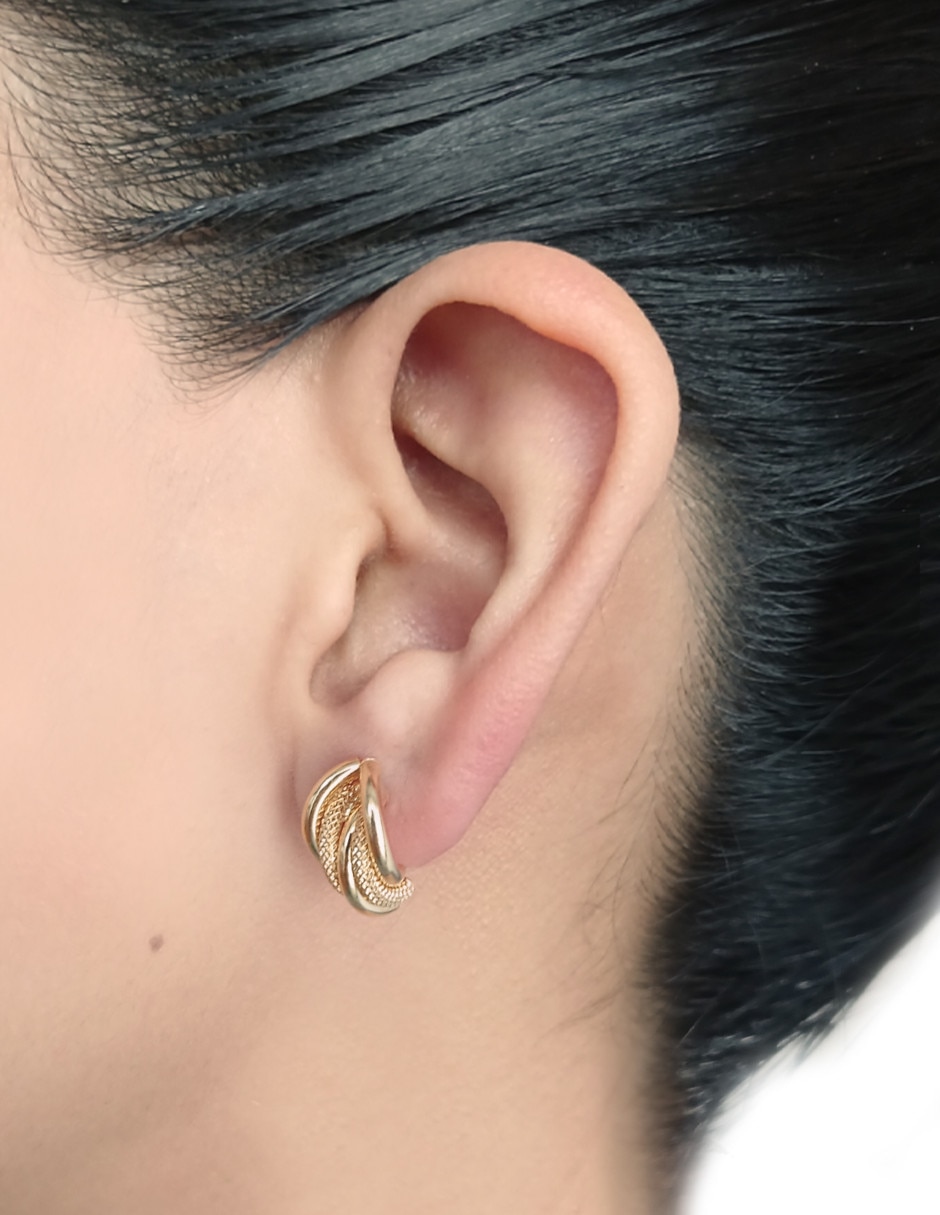 Broqueles de nudo de oro 14 K con acabado brillante 2