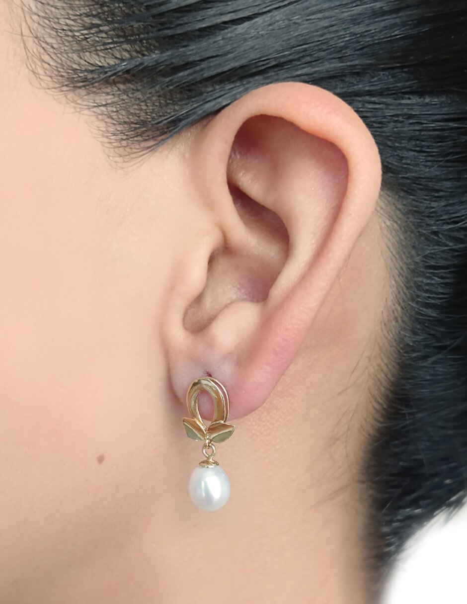 Aretes de oro 14 K con acabado brillante perla 2