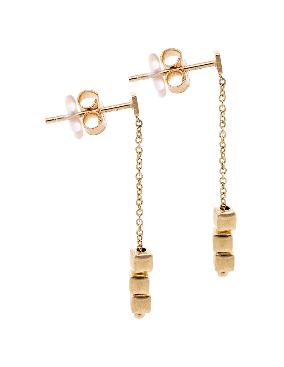 Aretes cuadrados de oro amarillo 14 K con acabado pulido 3