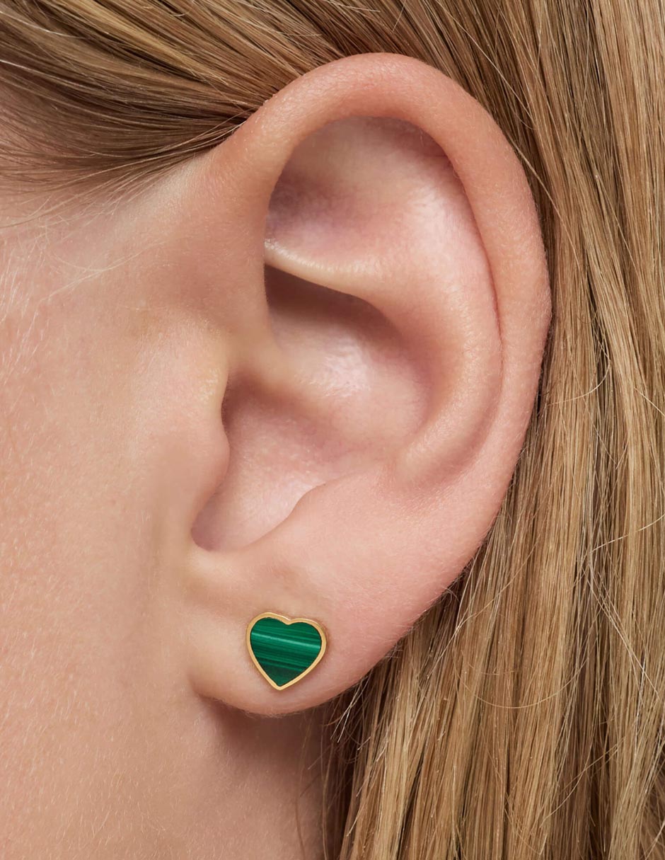Aretes de corazón de oro amarillo 14 K con acabado brillante malaquita 6