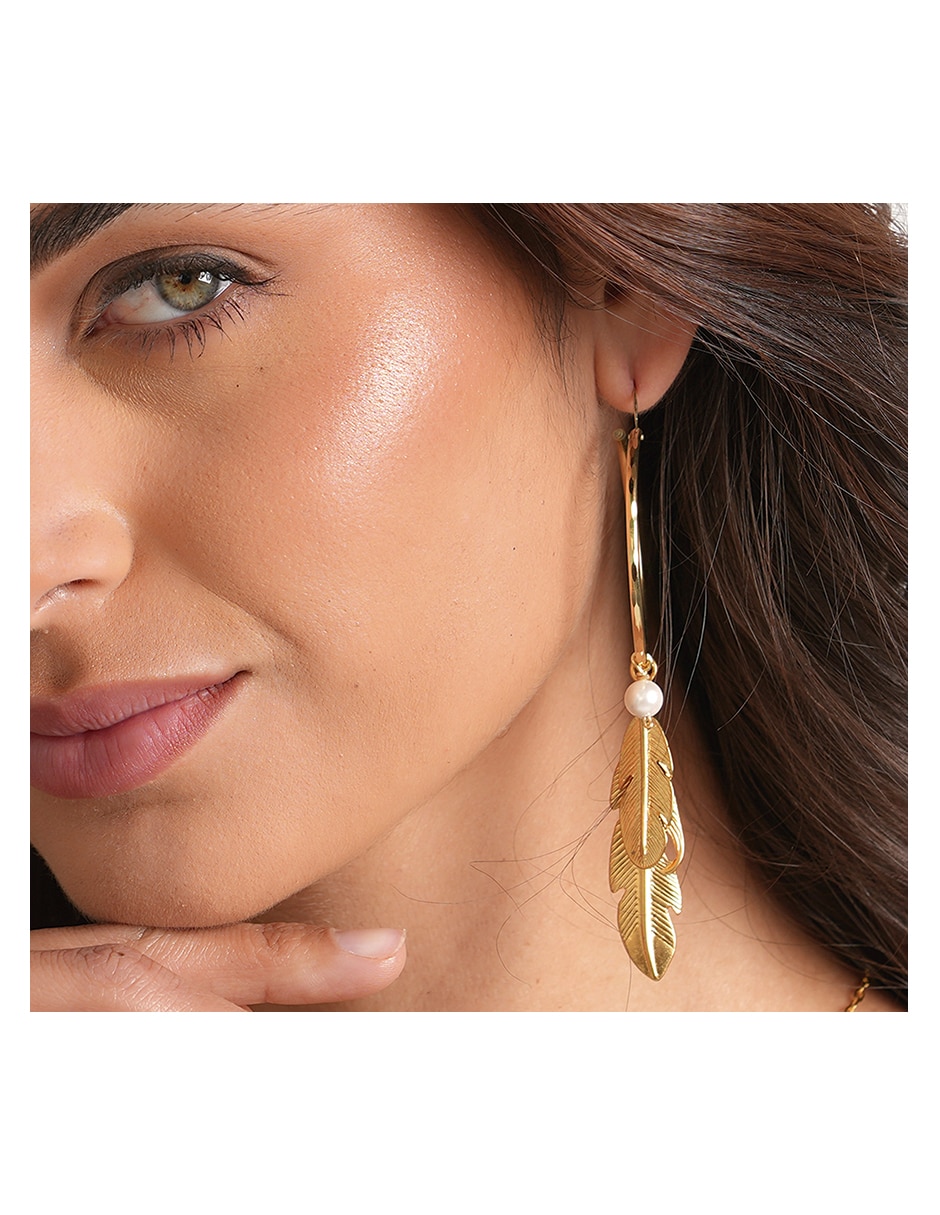 Aretes de aro con acabado baño de oro 18 K perla 4