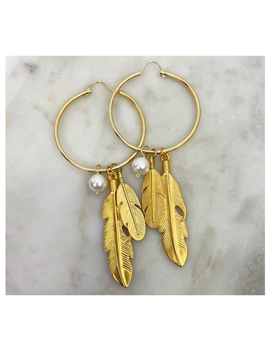 Aretes de aro con acabado baño de oro 18 K perla 5