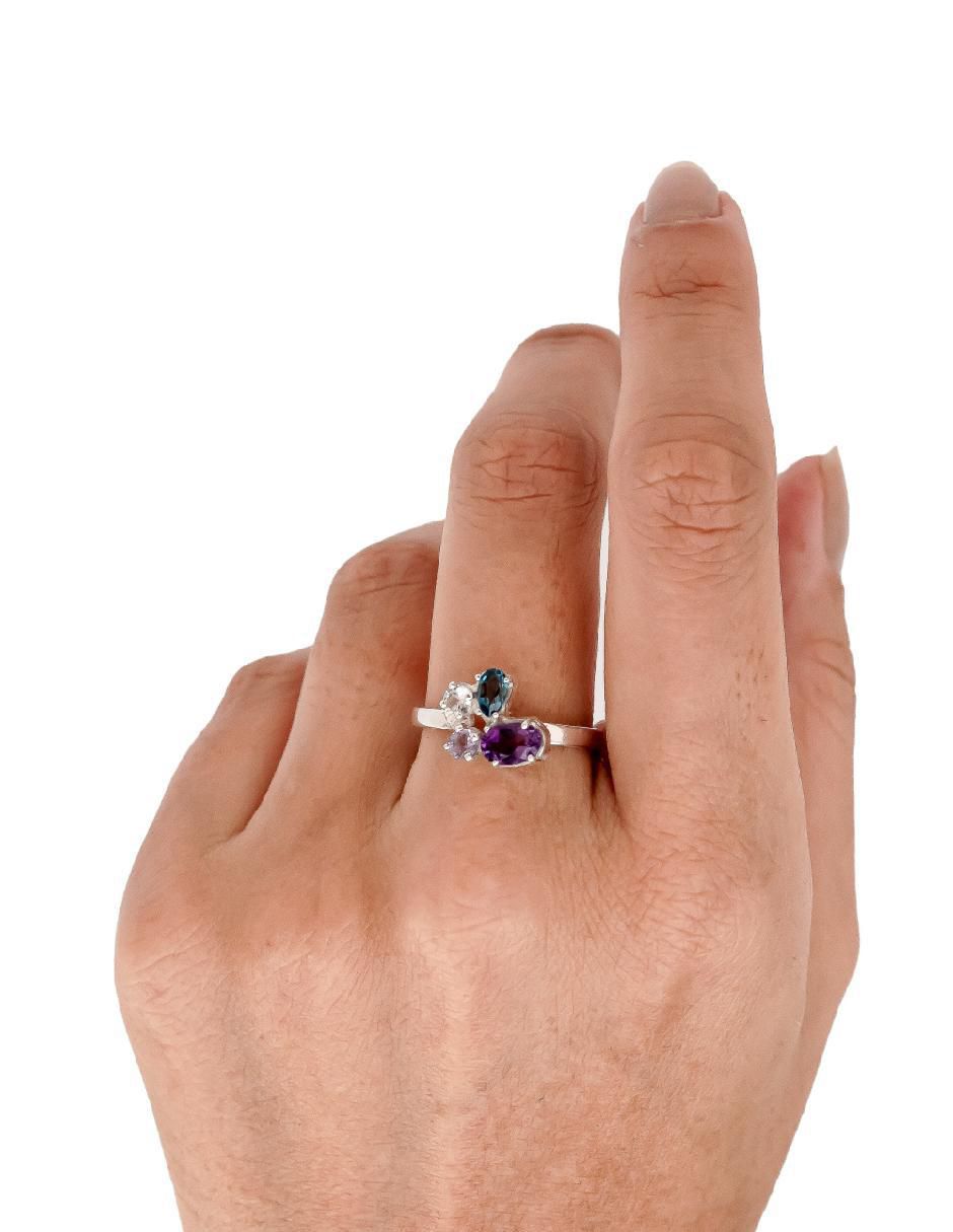 Anillo redondo Destellos De La Tierra P 925 de plata amatista y cuarzo brillante