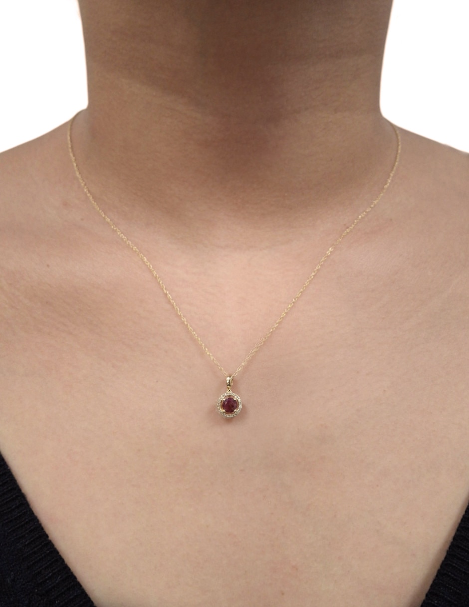 Collar con dije circular de oro amarillo 14 K 3