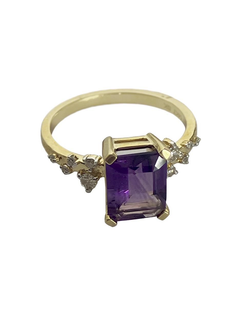 Anillo redondo 14 k de oro amatista troquelado Anillo redondo 14 k de oro amatista troquelado