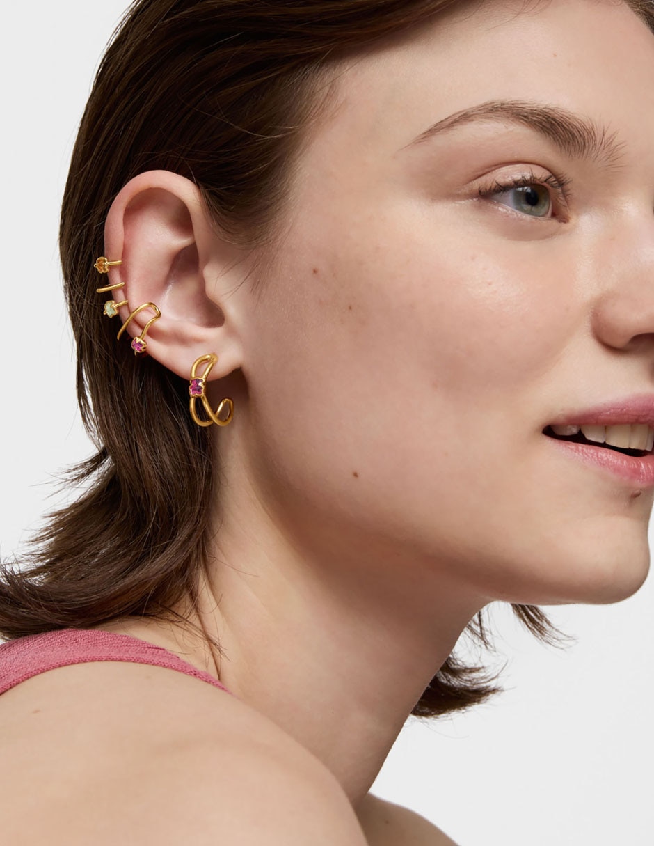 Aretes de oso Icon Color Lgg de plata P925 con acabado brillante rubí Aretes de oso Icon Color Lgg de plata P925 con acabado brillante rubí
